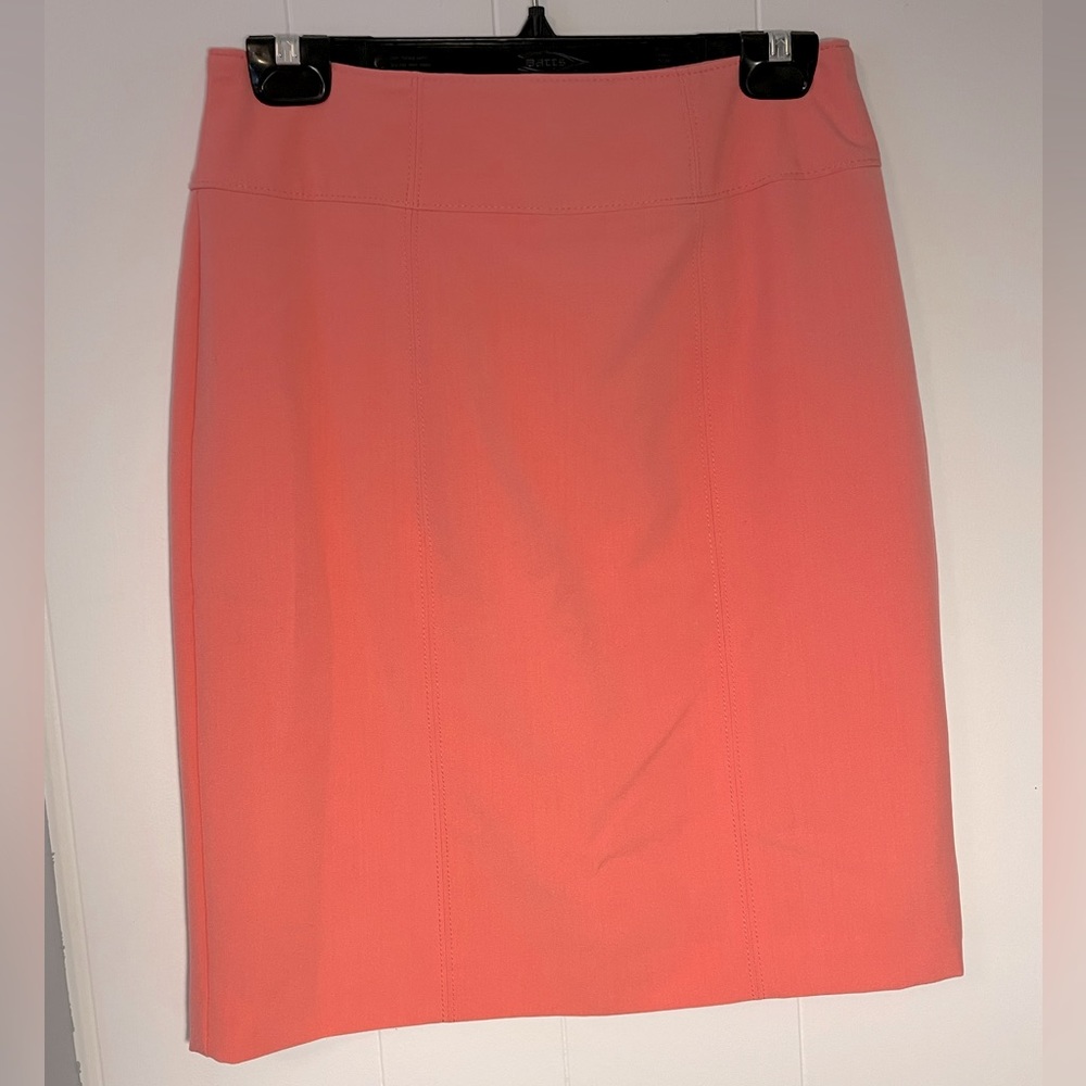 Worthington Peach Pencil Skirt - Size 6 🍑🌷Polyester Blend